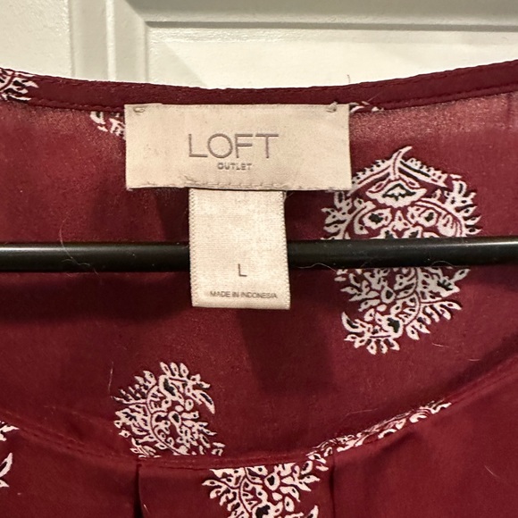 Maroon loft outlet tank top with designs - Picture 2 of 4